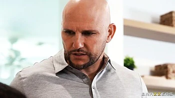 Curly-haired chick Remy Woods rammed in the kitchen by big cock