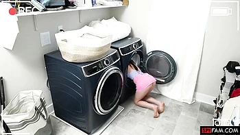 Tess Thompson's straight hair video by SpyFam