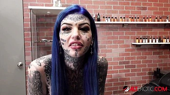 Amber and Amber's tattooed sex