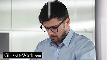 Sneaky Carollina Cherry at blowjob video