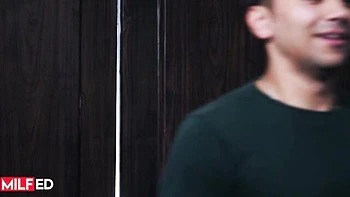 Luring Bunny Madison and Max Fills's big tits sex