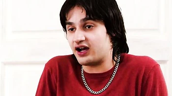 Aderes Quin's big tits video by Mommy’s Boy