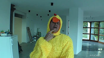 18-Year-Old Mary Monroe Gets An Anal Creampie in POV