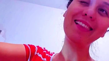 18yo Amateur Shows Her Pussy on Webcam