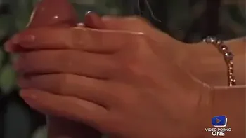 Silvia Saint, blonde aux courbes sensuelles, baisée par tous les trous