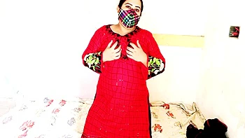 Desi Hot Solo Woman Step On Finger