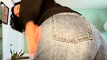 Pulled amateurs close up car sex