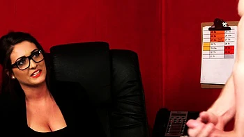 Great Amateur Video Of Hot amateur brunette masturbates