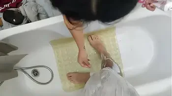 Depilation with depilatory cream with stepsister ends facial cumshot