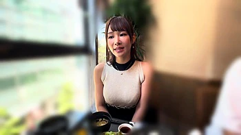 【喉奥でイク、奥様の秘めた下品な性─】【G乳スレンダー×中出し×イラマ】【大人の背徳ランジェリー性交】「私、喉でイケるんです…」経験したことのないデカさのチ●ポを喉奥で咥える