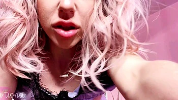 Close up blonde fucked and fingered in her pussy