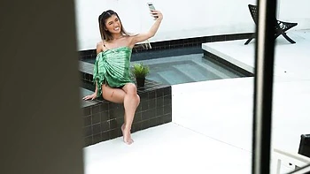 Stupefying Clara Trinity at pawg scene