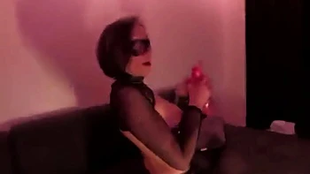 elle met le feu en cam coquine avec son homme