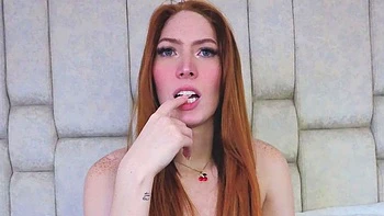 Beauty small tit amateur teen masturbating her shaved pussy