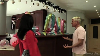 Puffy Pussy Squirts Like Crazy