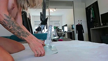 Sexy hottie Anetta Keys enjoys a solo toy masturbation