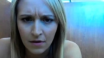 Naked amateur webcam girl fingering her pussy live on camera