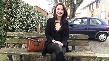 Melany, 26, excels in the art of threesomes! - Jacquie et Michel TV