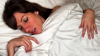 Jade, 25, accountant! - Jacquie et Michel TV