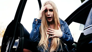 Naive amateur inexperienced blonde teen Ashlynn