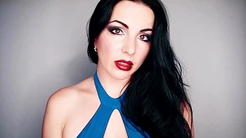 Big boob brunette masturbates on webcam