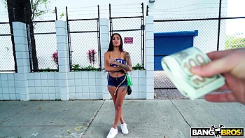 Colombian Baddie Fucks For Cash