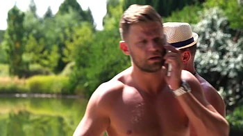 Mia immediately takes action! - Jacquie et Michel TV