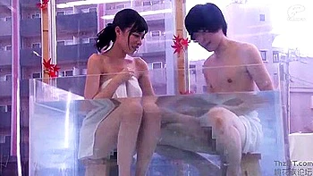 260114スリムな裸体のギャルを男友達がゴン突きt1