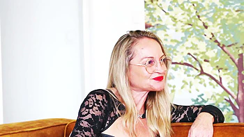 Sonia, 50 years old, future life coach! - Jacquie et Michel TV