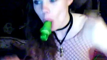 Goth Slut In Fishnets Masturbates: Amateur, Bongacams  Solo Porn