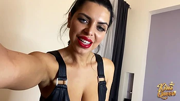 Kira Queen Rubs Her Clit To A Gushing Orgasmic Finish!
