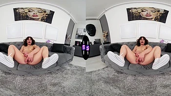 Skinny teen Lola Danger masturbates on the sofa in vr