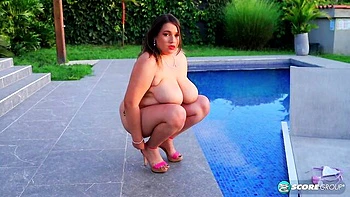 BBW outdoor masturbation with a passionate girlfriend Samyy Rosse