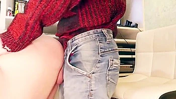 Stepsister Rewards Nerdy Stepbro With A Blowjob For His Physics Notes