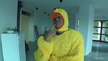 18-Year-Old Mary Monroe Gets An Anal Creampie in POV