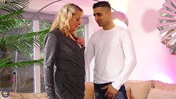 Mature Vicky Anne Fucking A Young Man At A Housecall