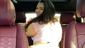 amateur raintree03 flashing ass on live webcam