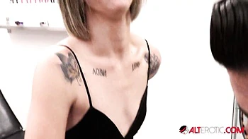 Leah's hot tattoo girl smut