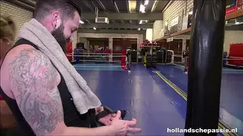 Lekker neuken bij de gym!