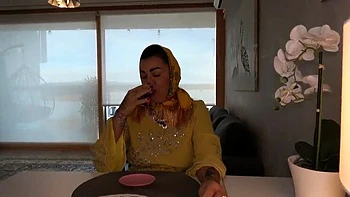 Big Ass Muslim Stepmom Diana Zilli Fucked Hard in Hijab - Homemade POV Sex