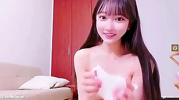 Erotic live chat with cute beautiful girl