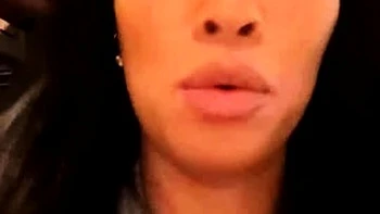 Amateur hottie solo masturbation