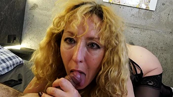 A mature woman seduced a young man to fuck her in pov