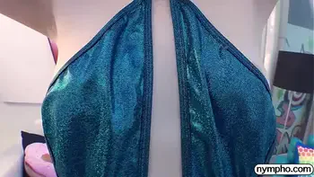 NYMPHO Aliya Brynn opens up her holes