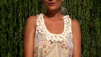 Jasmin Rouge German Piss Movie - Outdoor Golden Shower with Blonde MILF