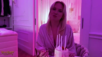 Blondes Greta Foss & Vera Jarw Shares Mr. Texas's Thick Cock