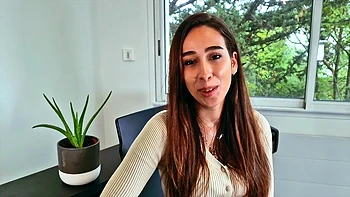 A deception that struggles to pass for Pam - Jacquie et Michel TV