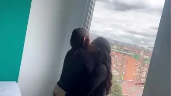 A mi compañera de trabajo le encanta follar en público parte #1