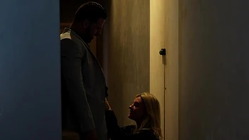 Valentina discovers the Agency's services - Jacquie et Michel TV