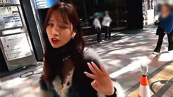 スレンダー美形ギャルが手マンで腰ピクピク快感悶絶ラブラブエッチ